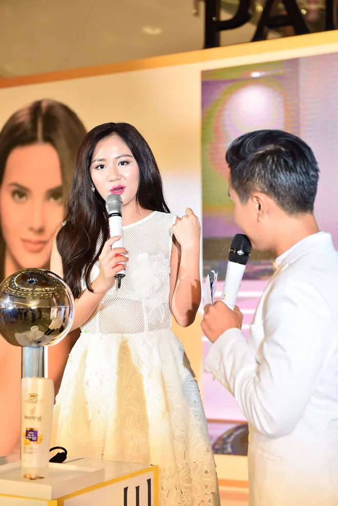 Gần đây, Văn Mai Hương dính phải tin đồn thẩm mỹ mũi nhưng cô luôn phủ nhận. Midu tái xuất rạng rỡ sau thời gian ở ẩn