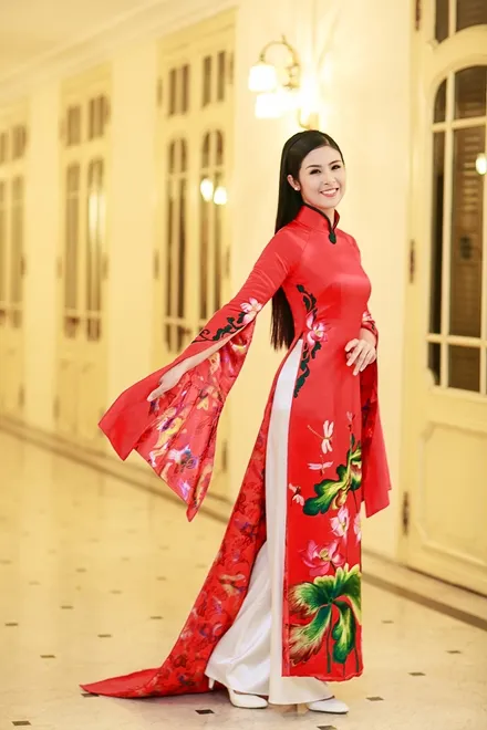 Huyền My đọ sắc với Ngọc Hân trong tà áo dài ảnh 3 Huyền My đọ sắc với Ngọc Hân trong tà áo dài ảnh 3