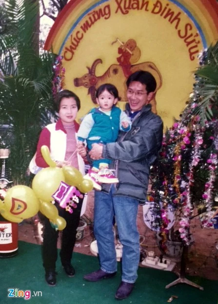 Những bức ảnh ấu thơ chưa từng công bố của Á hậu Huyền My