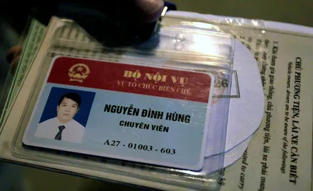 Thẻ Chuyên viên của lái xe Nguyễn Đình Hùng.