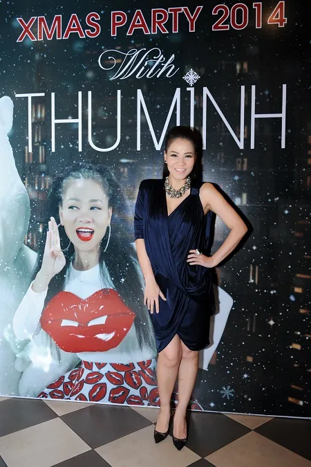 Thu Minh hạnh phúc khoe bụng bầu 4 tháng