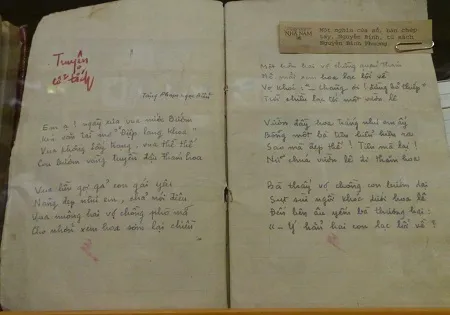 Một bản chép tay thơ Nguyễn Bính - nét đặc trưng của người yêu thơ thập niên 1930-1945.