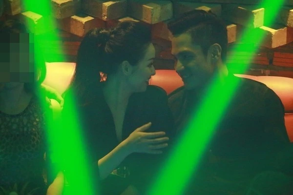 HOT: Tâm Tít lộ bụng bầu trong lễ ăn hỏi ngay sáng nay 9