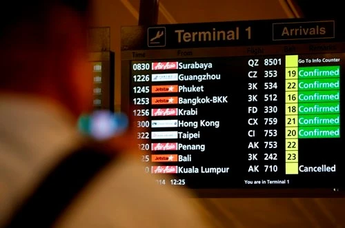 Máy bay của hãng AirAsia mất tích - ảnh 2