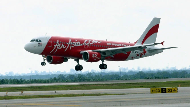 Một máy bay của AirAsia - Ảnh: Easybus