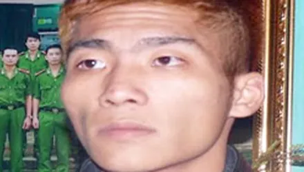 'Ngáo đá' dùng mũ bảo hiểm tấn công công an ngay tại đồn ảnh 1 Đối tượng Nguyễn Thế An tại Cơ quan Công an. Đối tượng Nguyễn Thế An tại Cơ quan Công an.