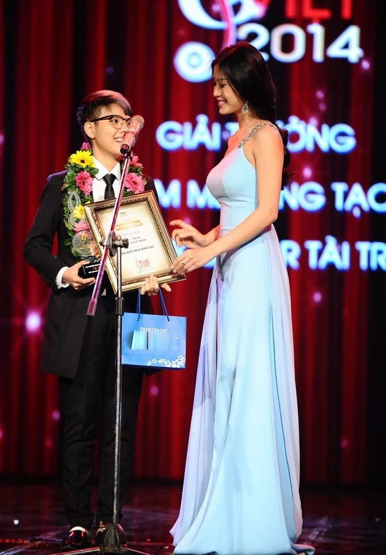 Vũ Cát Tường nhận cơn mưa giải thưởng tại Bài hát Việt 2014