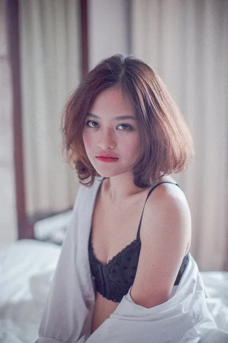 Thùy Anh táo bạo trong bộ ảnh mừng tuổi 20 ảnh 2