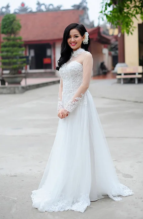 Trong trang phục áo dài cưới tại lễ Hằng thuận, Tâm Tít đẹp ngọt ngào, thu hút mọi ánh nhìn