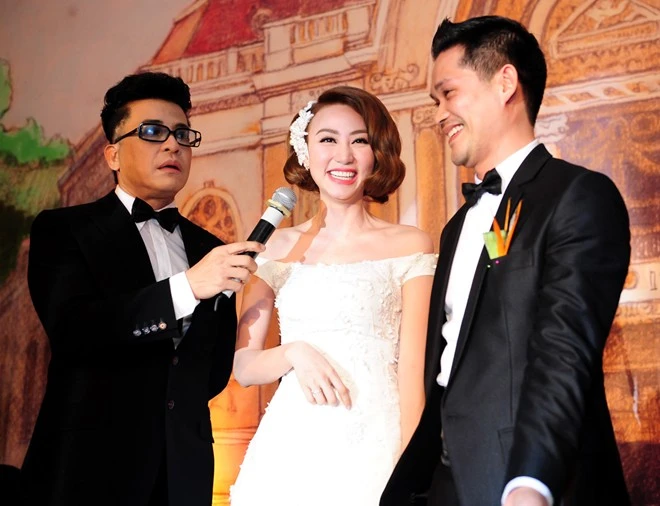 Ngân Khánh bị ép hôn chú rể trong tiệc cưới đặc biệt