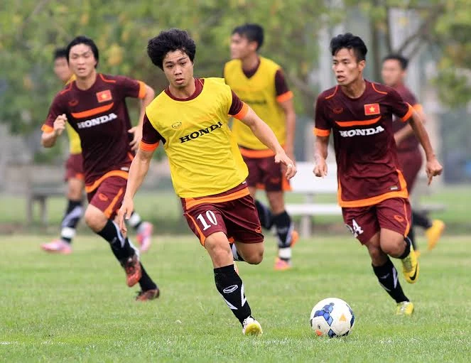 Theo <a href='https://plo.vn/tu-khoa.html?q=Duy Mạnh' title='Duy Mạnh'>Duy Mạnh</a>, HLV Miura luôn nghiêm khắc với mọi cầu thủ - Ảnh: Gia Hưng