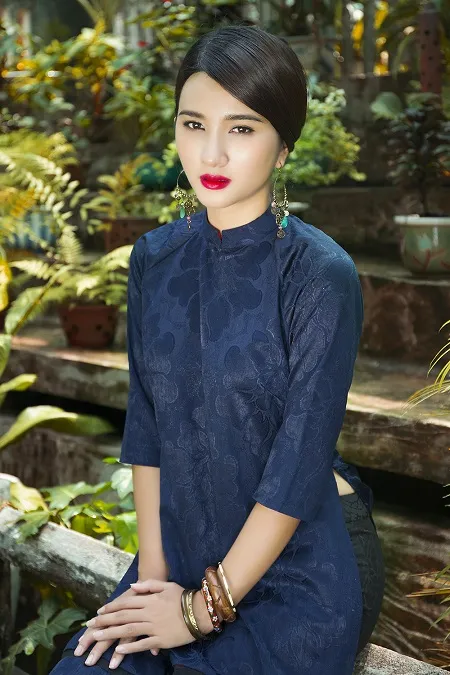 Lấy chồng từ năm 19 tuổi và ly hôn sau đó 2 năm, Kim Tuyến đã một mình nuôi con gái đến giờ.