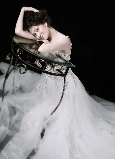 Nguyễn Thị Huyền, hoa hậu, cuộc sống, hiện tại, yêu mến