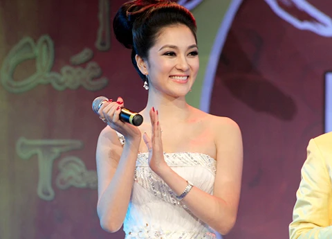 Nguyễn Thị Huyền, hoa hậu, cuộc sống, hiện tại, yêu mến