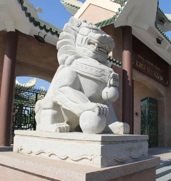 Các linh vật được cho là ngoại lai phải thay đổi tại khu tưởng niệm Thủ khoa Bùi Hữu Nghĩa - Ảnh: Phương Nguyên Các linh vật được cho là ngoại lai phải thay đổi tại khu tưởng niệm Thủ khoa Bùi Hữu Nghĩa - Ảnh: Phương Nguyên