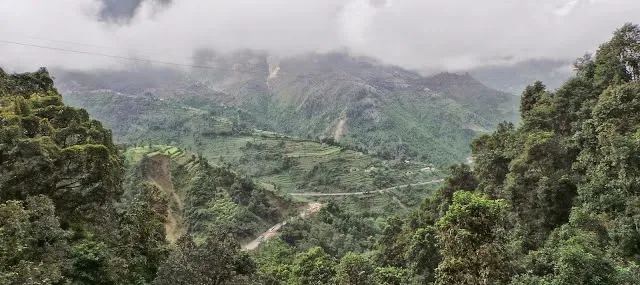 Rợn người trước những cung đường nguy hiểm nhất thế giới ảnh 5 Rợn người trước những cung đường nguy hiểm nhất thế giới