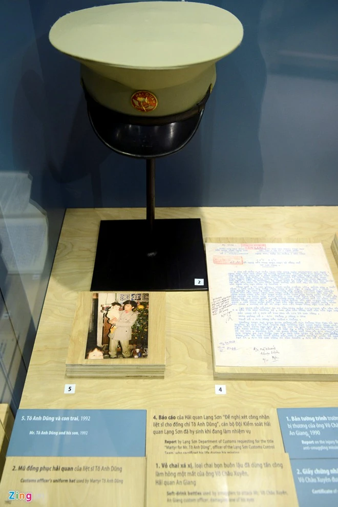 Dùng container trưng bày ma túy, còng số 8, sừng tê giác