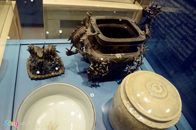 Dùng container trưng bày ma túy, còng số 8, sừng tê giác