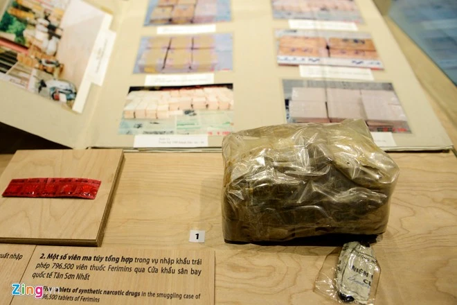 Dùng container trưng bày ma túy, còng số 8, sừng tê giác