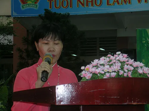 Chùm ảnh 50 năm thành lập trường và giỗ cụ Phan Chu Trinh ảnh 8 Chùm ảnh 50 năm thành lập trường và giỗ cụ Phan Chu Trinh ảnh 8