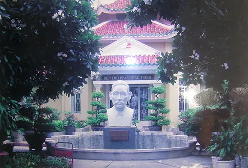 Chùm ảnh 50 năm thành lập trường và giỗ cụ Phan Chu Trinh ảnh 5 Chùm ảnh 50 năm thành lập trường và giỗ cụ Phan Chu Trinh ảnh 5