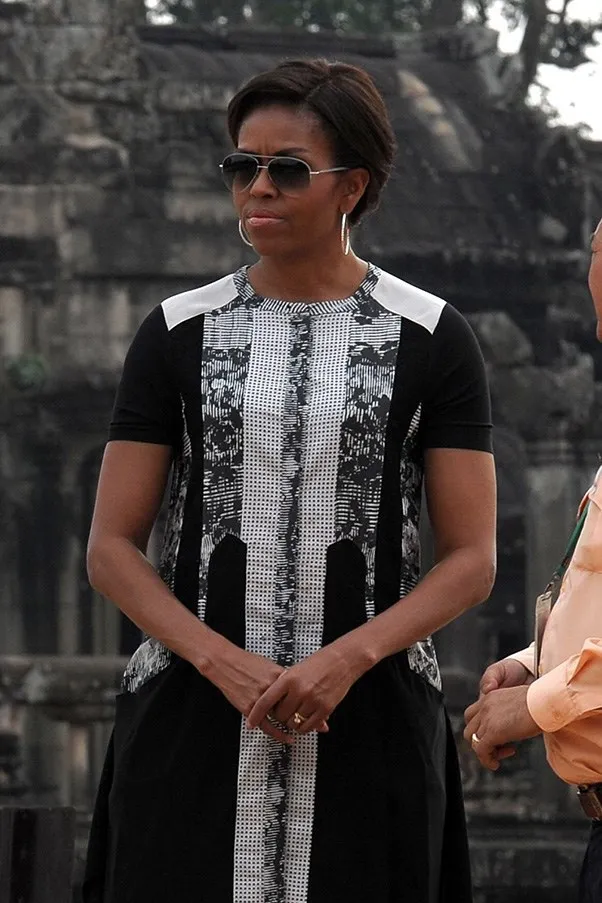 Phu nhân Tổng thống Mỹ diện đồ đa sắc khi tới châu Á ảnh 6