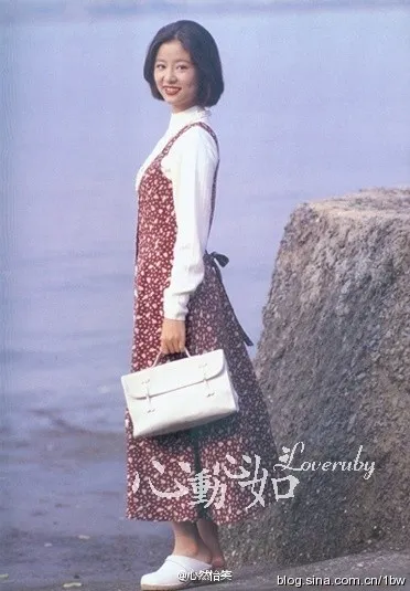 Tuy nhiên, ở thời điểm khởi đầu sự nghiệp giải trí, Lâm Tâm Như thường bị chê có bộ răng xấu. Ảnh làm mẫu năm 17 tuổi của Lâm Tâm Như gây chú ý