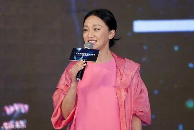 Châu Tấn bị nghi có bầu