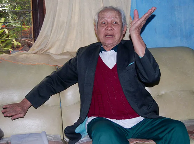 Nghệ sĩ nhân dân Trương Đình Bôi với điệu bộ của một kép câu. Ông Bôi là học trò khóa đầu tiên của nghệ sĩ Mười Thân mở tại Nghệ An khi thầy - trò từ Bình Định cùng tập kết ra Bắc. Mười Thân là một trong những học trò của Đào Tấn ở học bộ đình Vinh Thạnh. Con gái ông Bôi nay là nghệ sĩ, có chồng là nghệ sĩ nhân dân, cả hai cùng ở Nhà hát tuồng Đào Tấn - Ảnh: H.V.M. Nghệ sĩ nhân dân Trương Đình Bôi với điệu bộ của một kép câu. Ông Bôi là học trò khóa đầu tiên của nghệ sĩ Mười Thân mở tại Nghệ An khi thầy - trò từ Bình Định cùng tập kết ra Bắc. Mười Thân là một trong những học trò của Đào Tấn ở học bộ đình Vinh Thạnh. Con gái ông Bôi nay là nghệ sĩ, có chồng là nghệ sĩ nhân dân, cả hai cùng ở Nhà hát tuồng Đào Tấn - Ảnh: H.V.M.