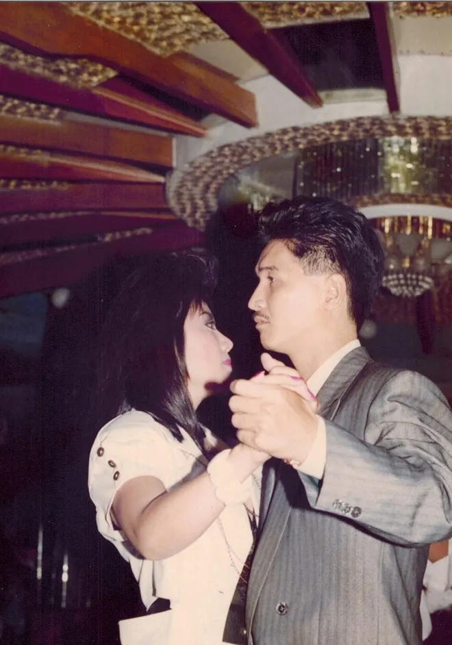 Thuận theo ý chồng, từ ngày kết hôn, Thục Hiền quyết định giải nghệ để ở nhà làm nội trợ, chăm lo cuộc sống gia đình. a