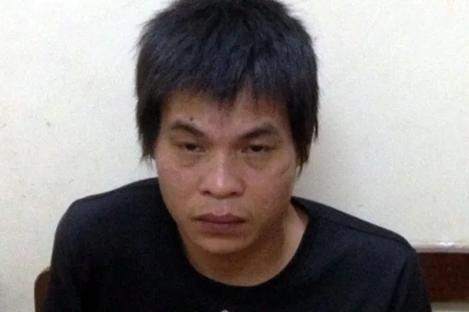 Nguyễn Văn Mạnh. Ảnh:Cơ quan công an cung cấp. Mạnh tại cơ quan điều tra. Ảnh: Cơ quan công an cung cấp.