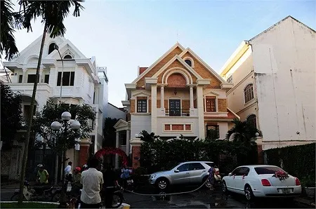 Biệt thự sang trọng gia đình Jennifer Phạm đang sống.