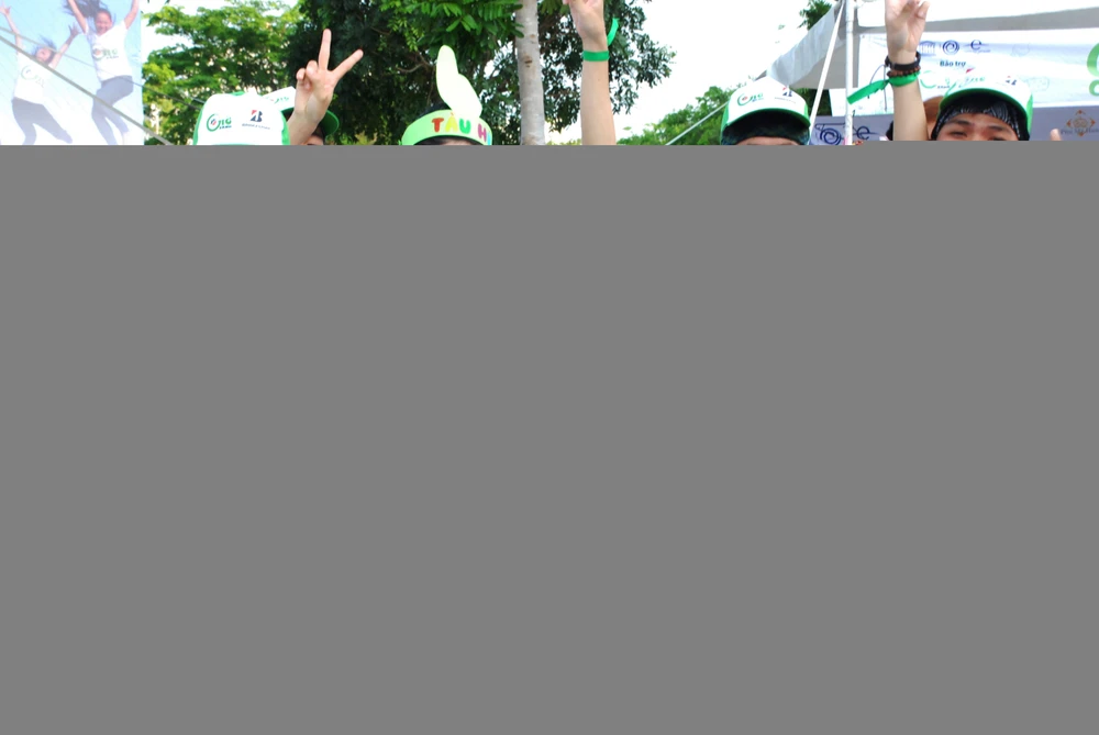 Hơn 2.000 bạn trẻ Sài Gòn khuấy động Ngày Trái đất Việt Nam 2015 ảnh 3