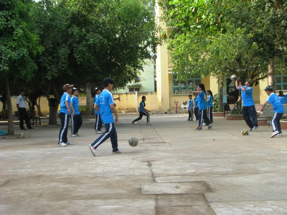 Vụ nữ sinh bị đánh hội đồng ở Trà Vinh: Cách chức hiệu trưởng và hiệu phó ảnh 2 Vụ nữ sinh bị đánh hội đồng ở Trà Vinh: Cách chức hiệu trưởng và hiệu phó ảnh 2
