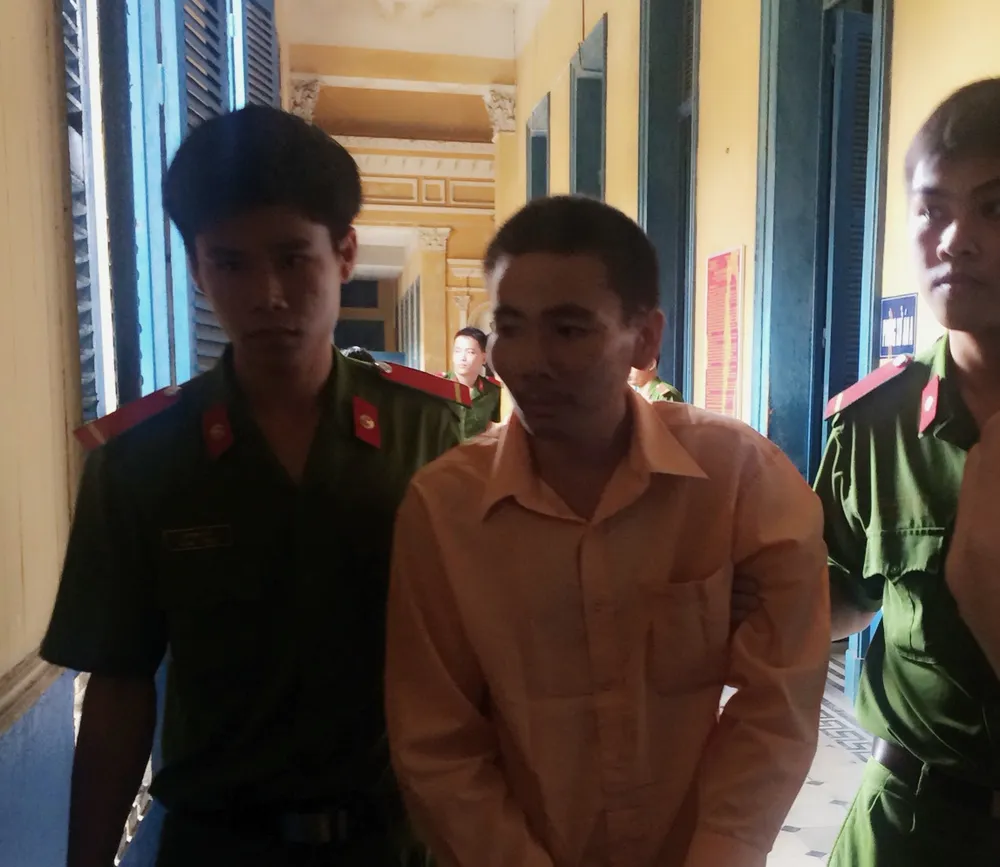 Ghen quá mức giết vợ hờ rồi tự sát bất thành ảnh 1