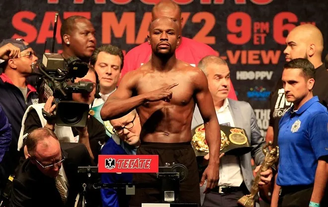 11.500 người đến xem Mayweather và Pacquiao kiểm tra cân nặng ảnh 2 image photo