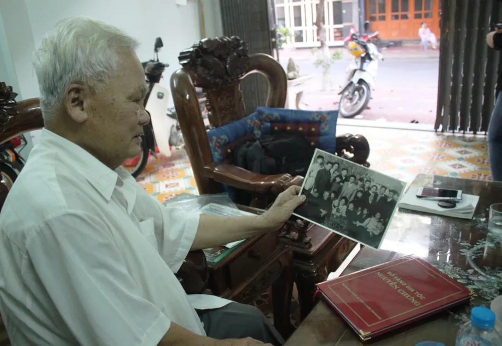 Một gia đình hiếu học có 3 Mẹ Việt Nam anh hùng, 12 liệt sỹ ảnh 2 Bia tưởng niệm