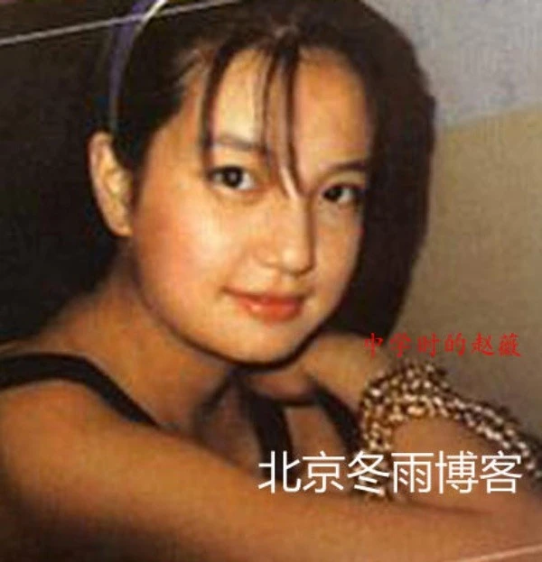 Cô chia sẻ từng sống không quan tâm đến thế giới bên ngoài trong giai đoạn chưa đến tuổi thành niên. Chỉ sau này, cô mới phát hiện bản thân mong muốn khám phá mọi điều. Đó là lý do, cô học hành chăm chỉ hơn và đỗ hai trường Đại học.