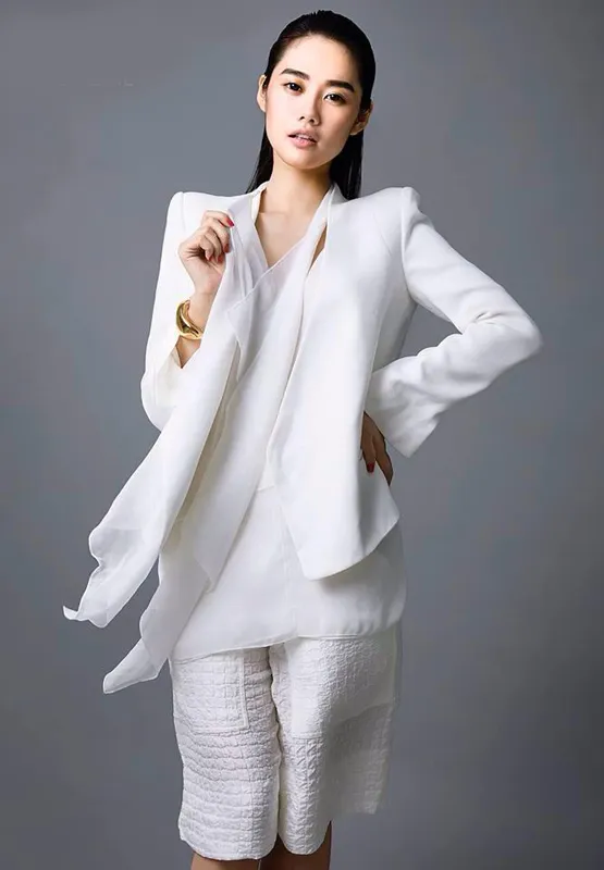 Linh Chi, Ngọc Trinh, Khắc Tiệp,