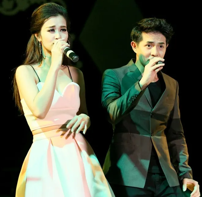 Tối 6/11, vợ chồng diễn viên Gia Bảo tổ chức đại nhạc hội để quyên góp ủng hộ Duy Nhân và nghệ sĩ cải lương Vũ Phong đang điều trị ung thư gan. Nhạc hội thu hút đông đảo sự tham gia của các nghệ sĩ ăn khách như Việt Hương, Trường Giang, Đông Nhi, Lệ Quyên… Số tiền vợ chồng Duy Nhân được trao là 213,4 triệu đồng. Các chương trình ủng hộ khác cũng được diễn ra những ngày sau đó. 