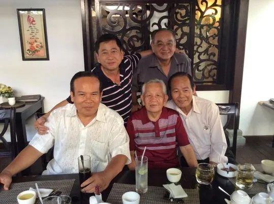 “Tư Ếch” Văn Hường bồi hồi tái ngộ đồng nghiệp
