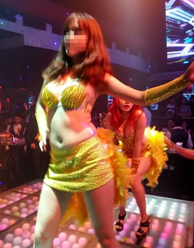 Múa nhịp nhàng theo điệu nhảy là luyện tập quan trọng nhất của vũ công quán bar - Ảnh: Hải Hiếu