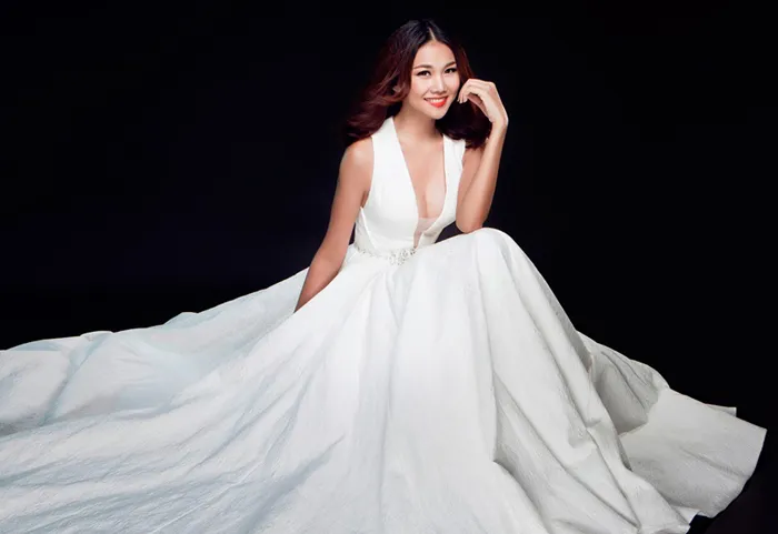 Thanh Hằng, chân dài, gợi cảm, ca sĩ ngực khủng,