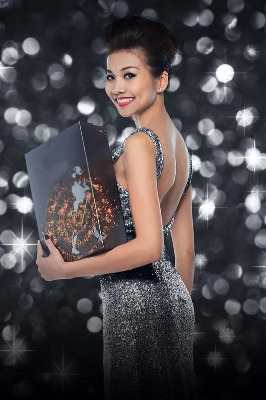 Thanh Hằng, chân dài, gợi cảm, ca sĩ ngực khủng,