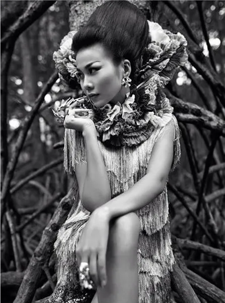 Thanh Hằng, chân dài, gợi cảm, ca sĩ ngực khủng,