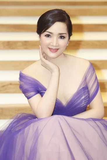 Thanh Lam, Hồng Nhung, Diễm My, Giáng My, hở táo bạo