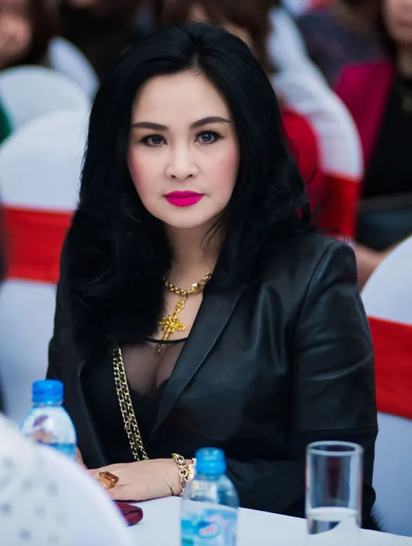 Thanh Lam, Hồng Nhung, Diễm My, Giáng My, hở táo bạo