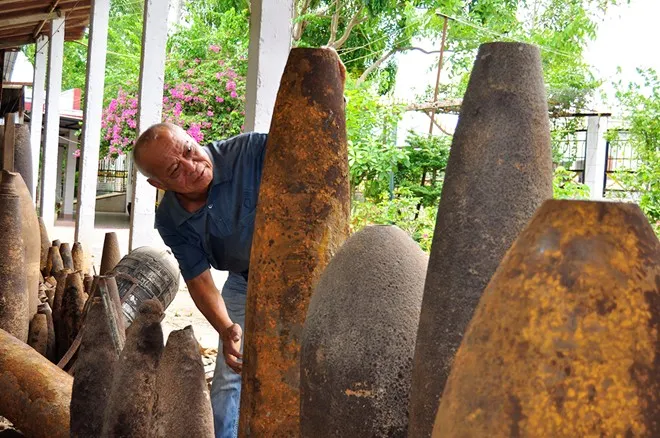 Lão 'khùng' U70 bán chục lượng vàng mua 300 quả bom