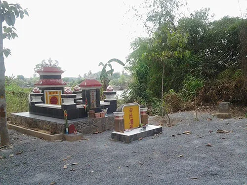 Lạ kỳ ngôi miếu dân lập thờ 'bà bóng' cô Hiên ảnh 2