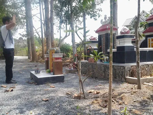 Lạ kỳ ngôi miếu dân lập thờ 'bà bóng' cô Hiên ảnh 6